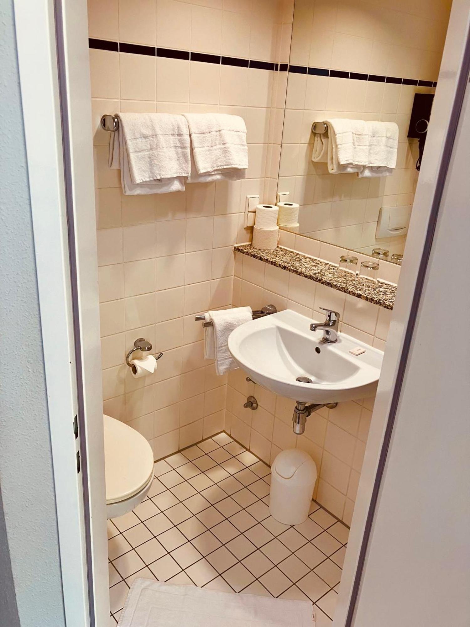 Hotel Amsterdam Гамбург Экстерьер фото